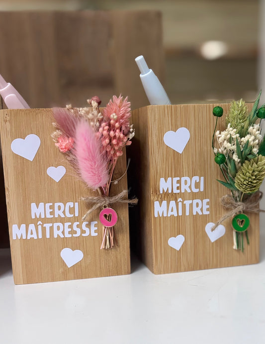 Pot à crayons « maîtresse »