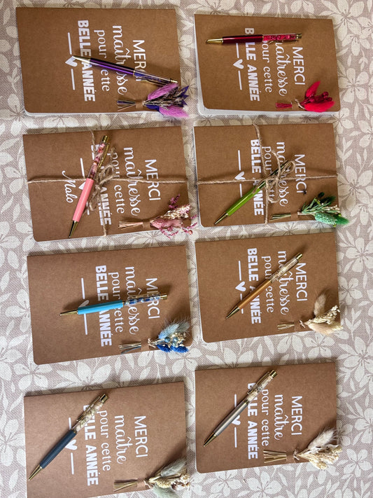 Carnet personnalisé de fin d’année – Merci Maîtresse, Maître ou Nounou 🌸