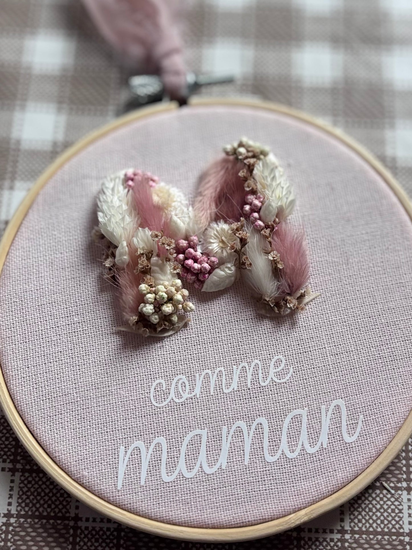 Tambourin fleuri « M comme maman » – Fleurs séchées