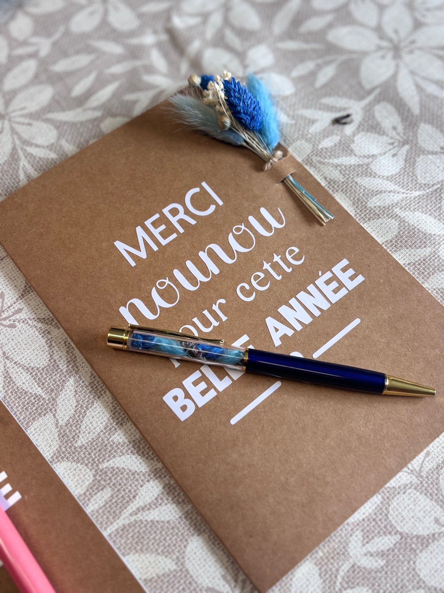 Carnet personnalisé de fin d’année – Merci Maîtresse, Maître ou Nounou 🌸
