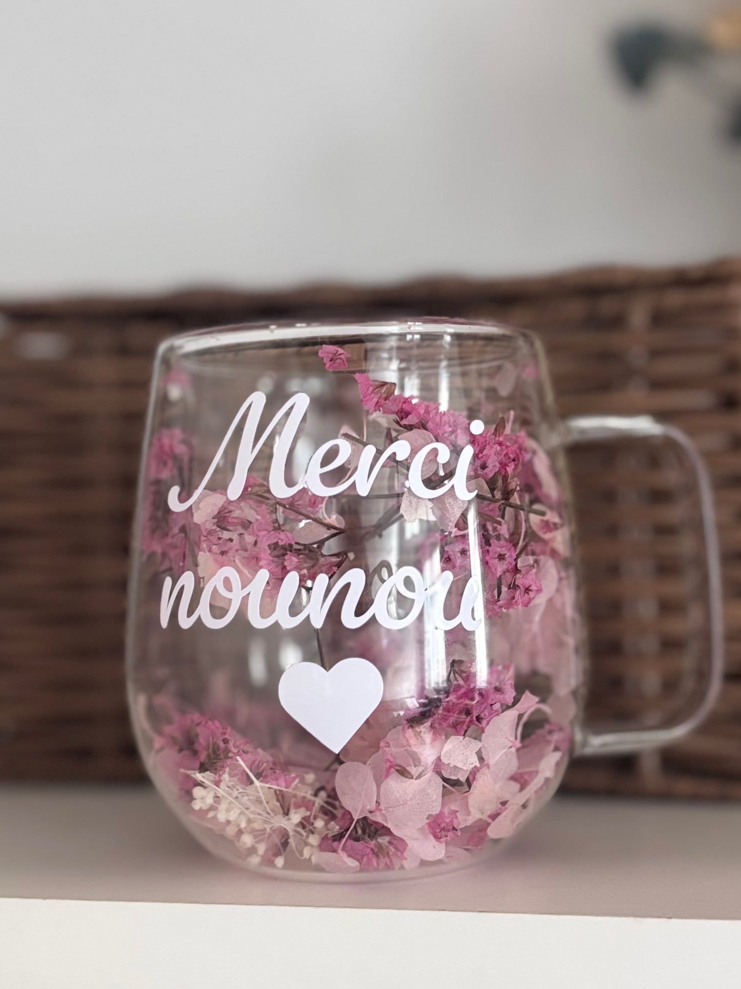 Tasse en verre double paroi garnie de fleurs séchées – Cadeau de fin d’année