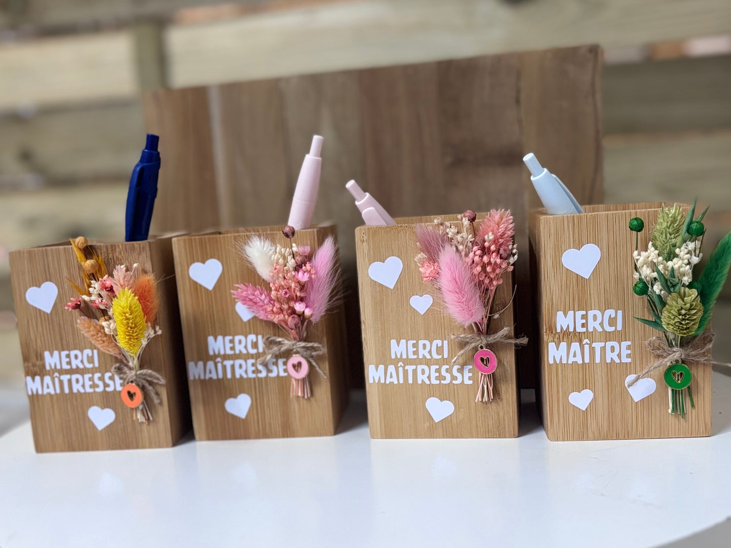 Pot à crayons « maîtresse »