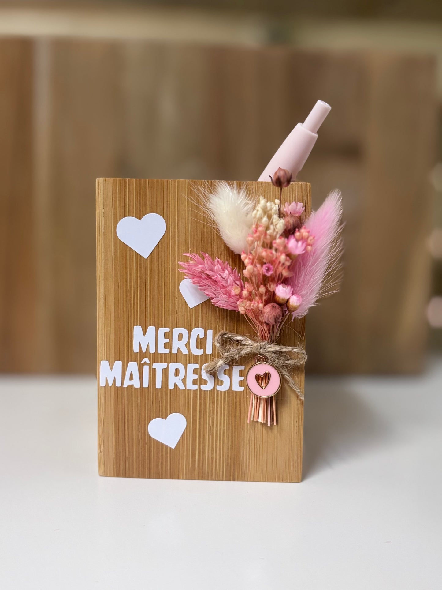 Pot à crayons « maîtresse »