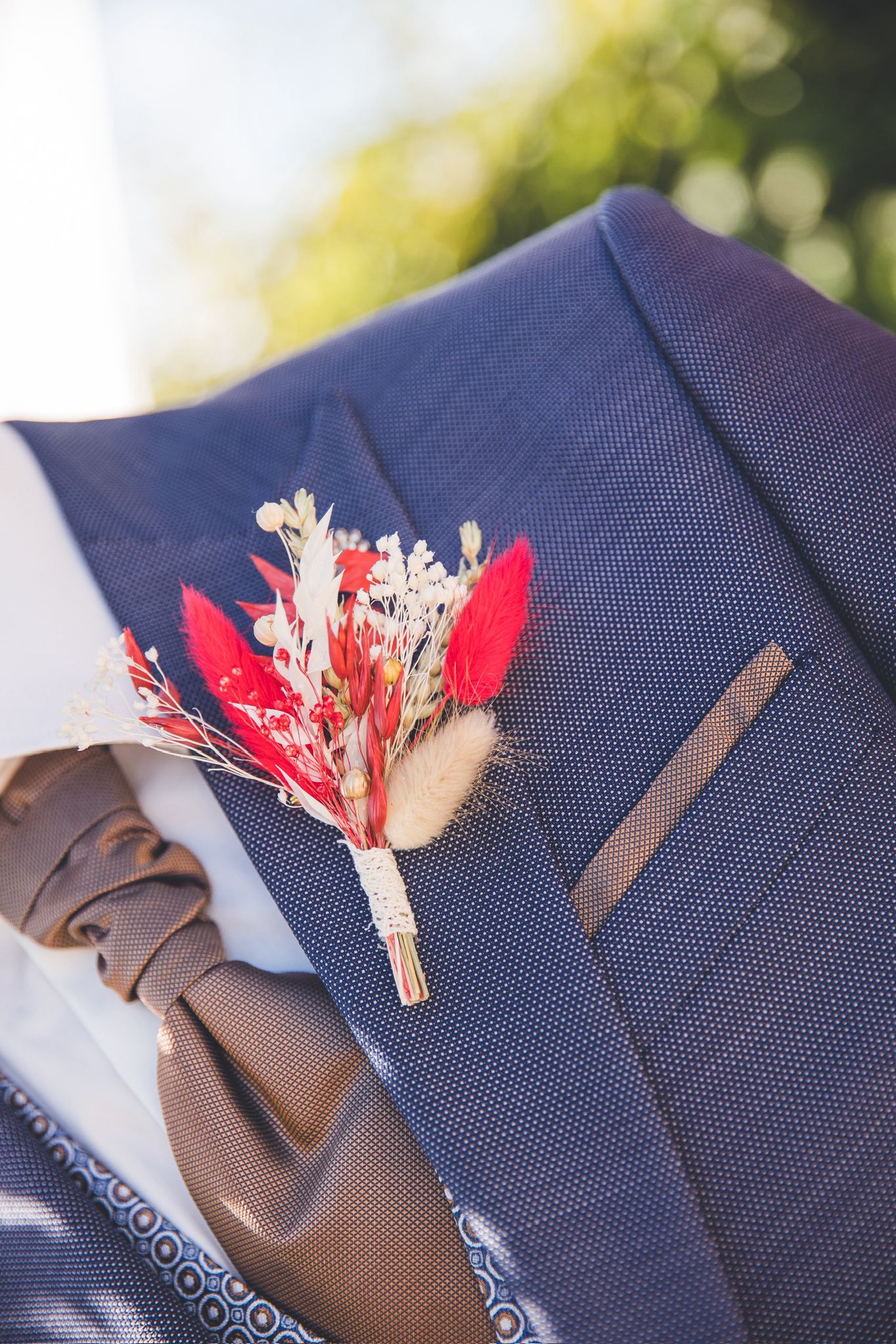 Boutonnière de mariage en fleurs séchées – création artisanale