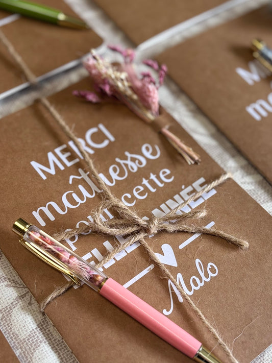 Carnet personnalisé de fin d’année – Merci Maîtresse, Maître ou Nounou 🌸